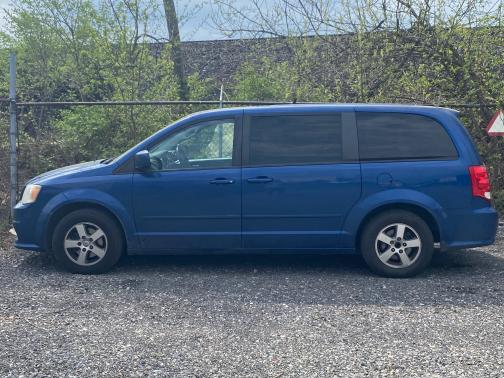 Photo 2 of 12 of 2011 Dodge Grand Caravan Mainstreet